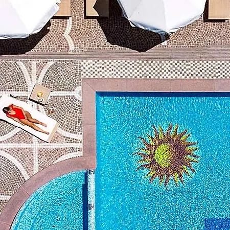 Palace 5*